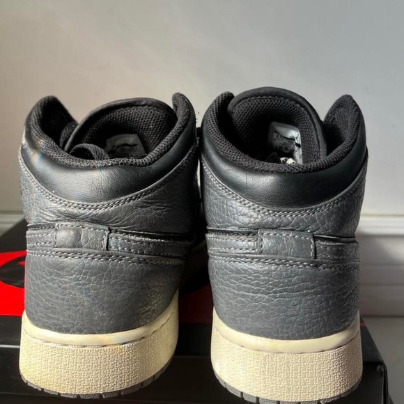 Jordan 1 Mid - Picture 3 of 4